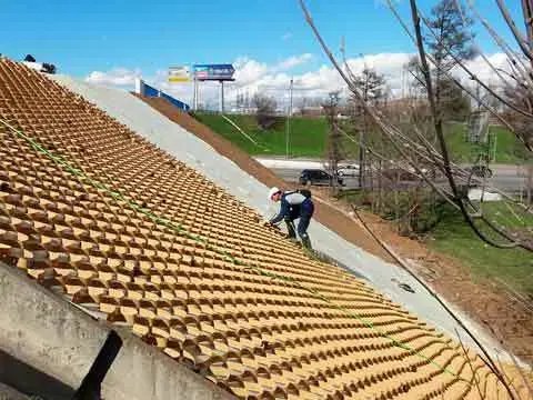 محافظت از شیب با ژئوسل